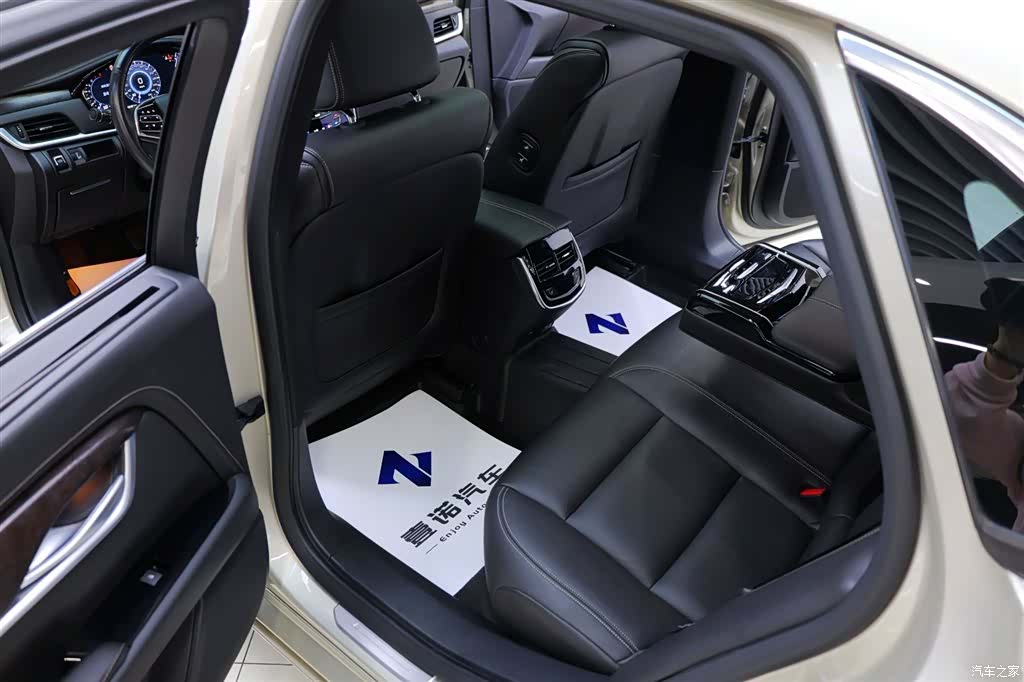 Cadillac XTS, 2018 32