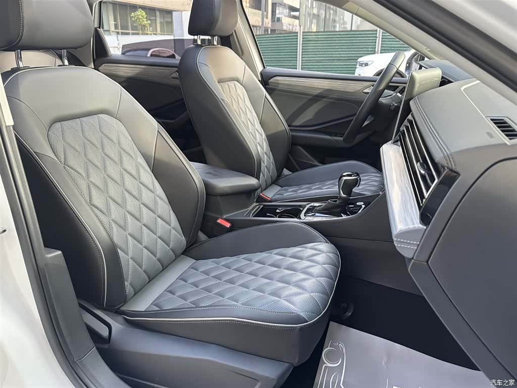 Volkswagen Sagitar, 2025 9