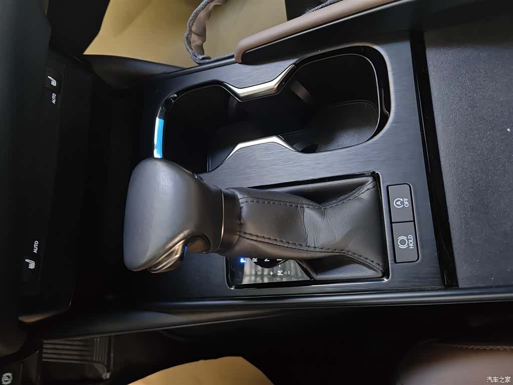Lexus ES, 2023 10