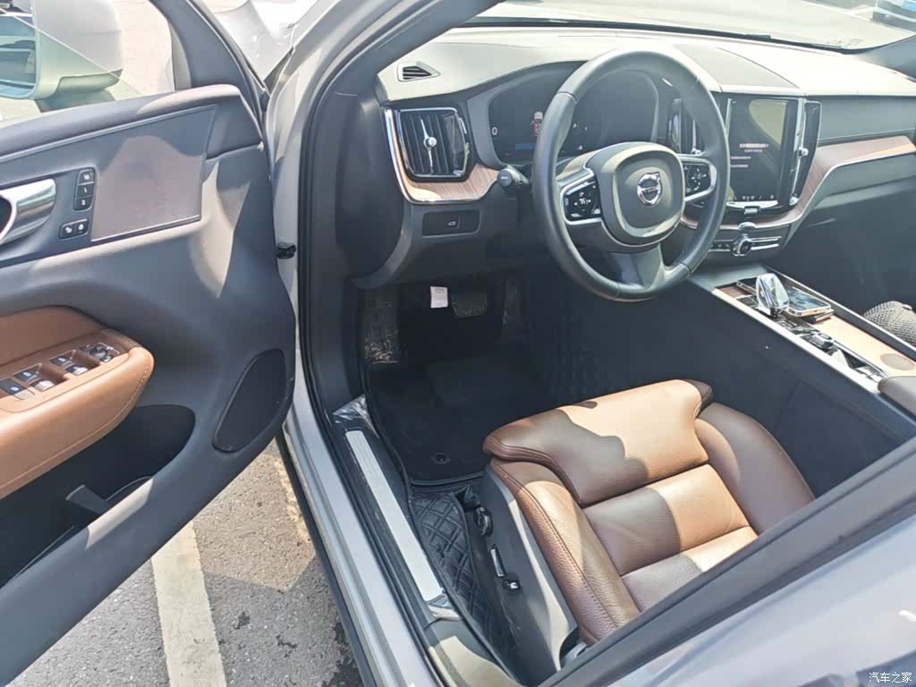 Volvo XC60, 2025 23