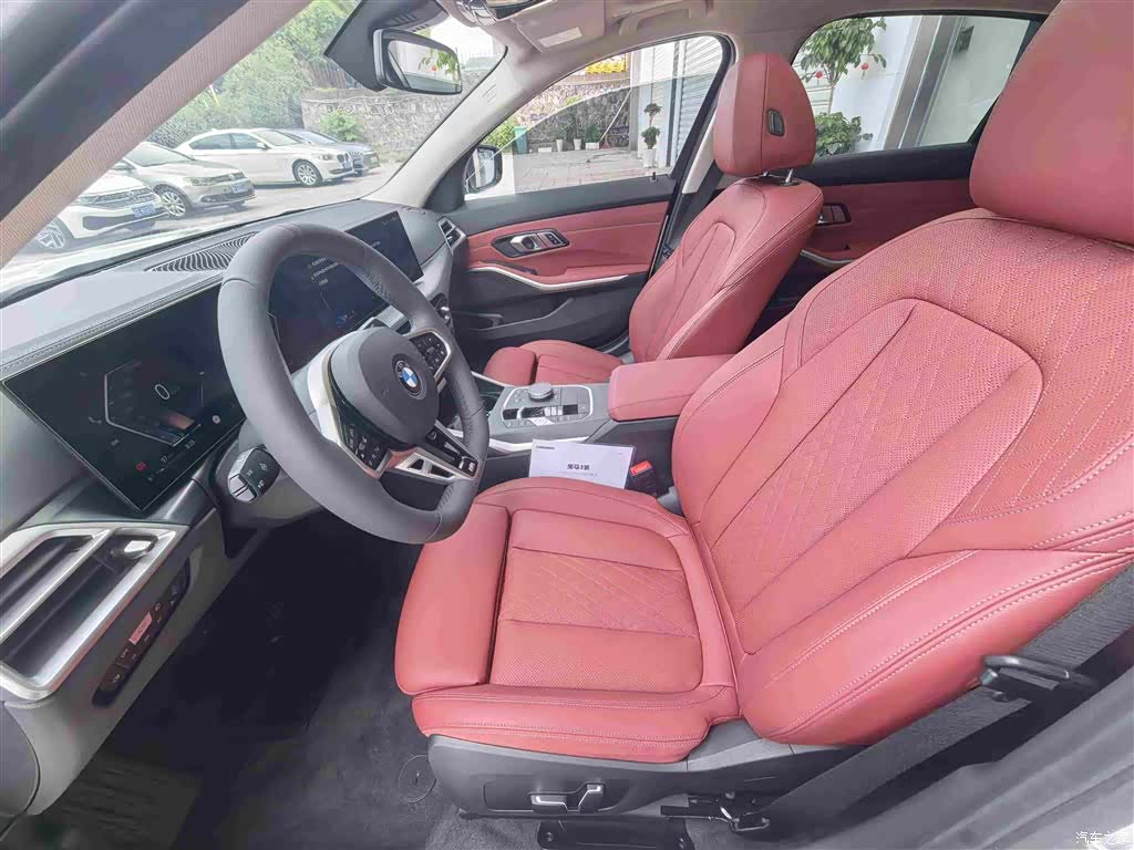 BMW 3 Series, 2025 10
