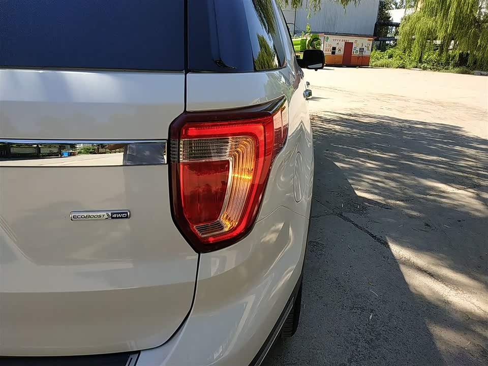 Ford Explorer Ford Explorer