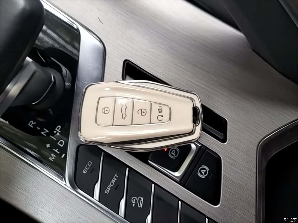 Geely Coolray, 2022 9