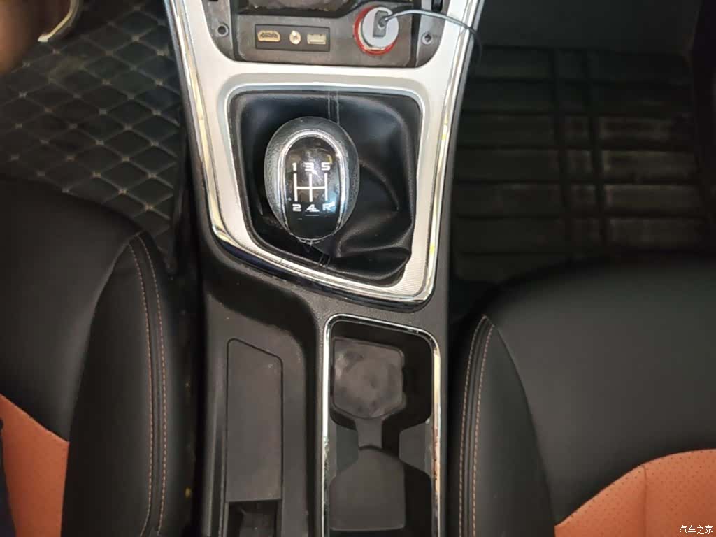 Wuling 560, 2016 14