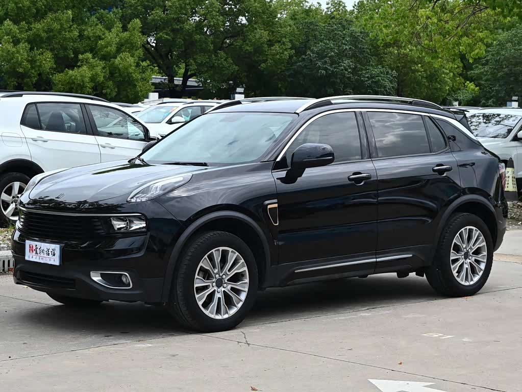 Lynk & Co 01