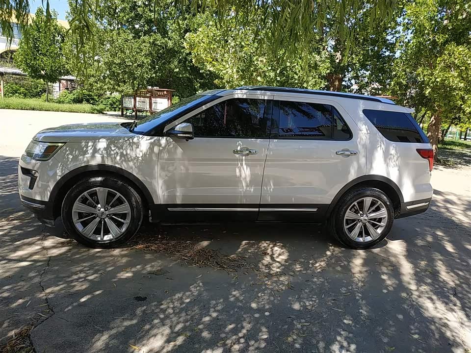 Ford Explorer Ford Explorer