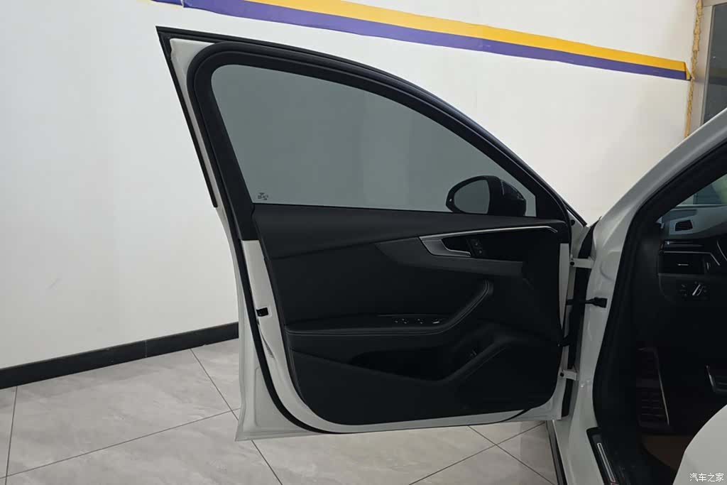 Audi A4L, 2023 7
