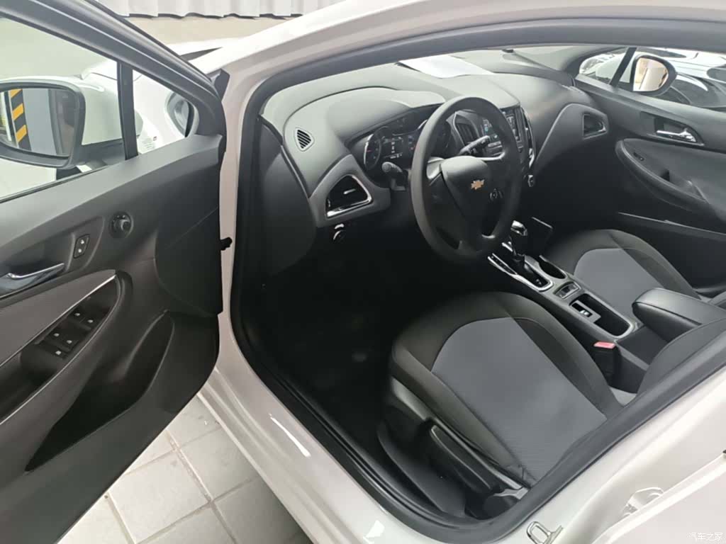 Chevrolet 320, 2018 16