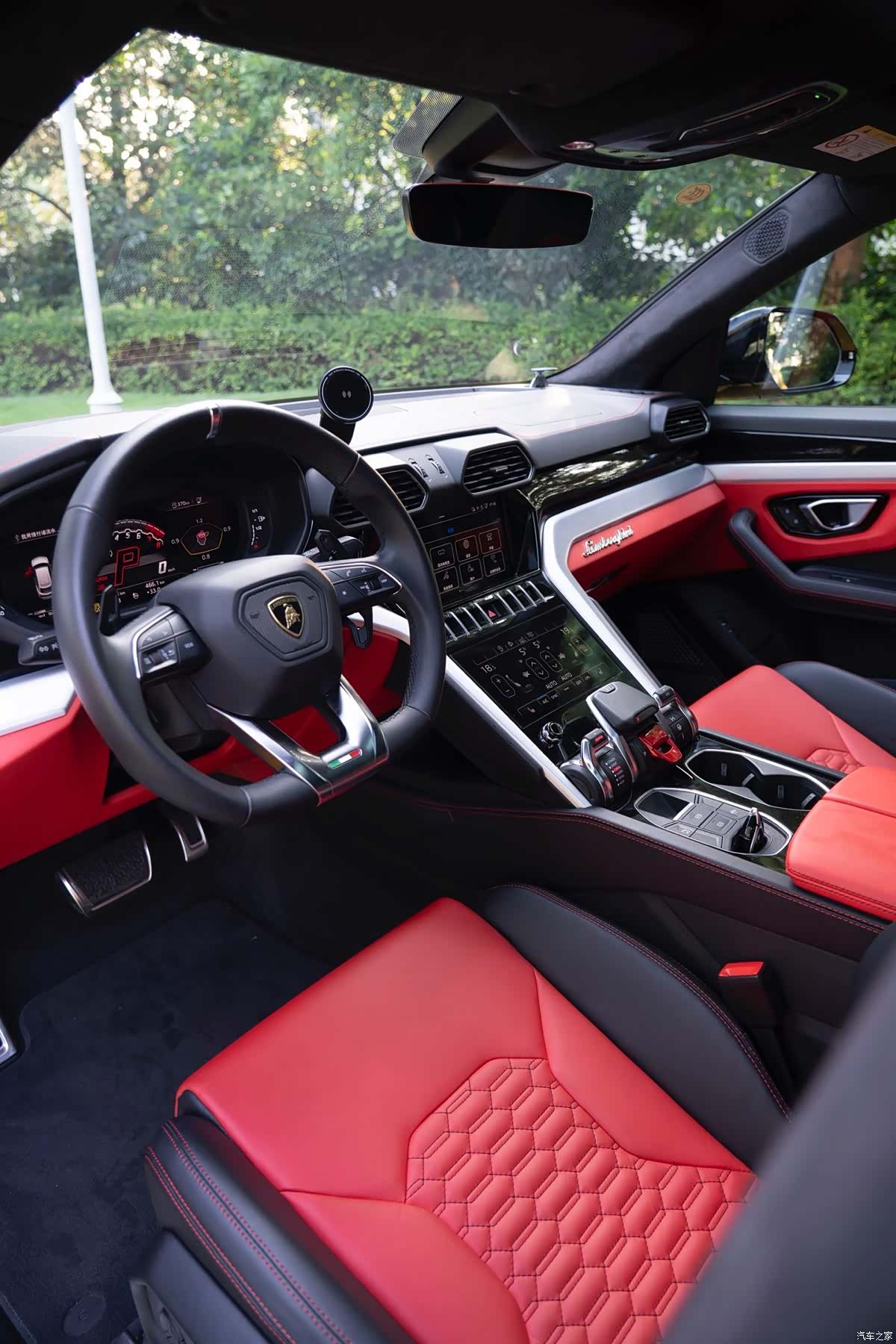 Lamborghini Urus, 2021 6