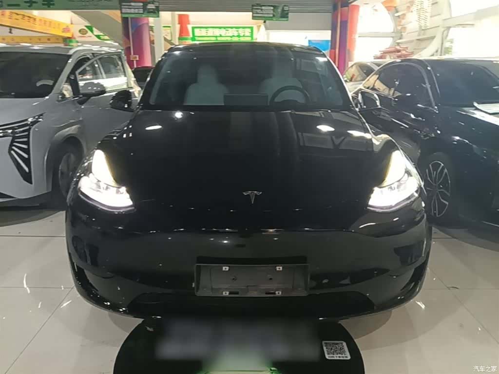 Tesla Model Y, 2023 3