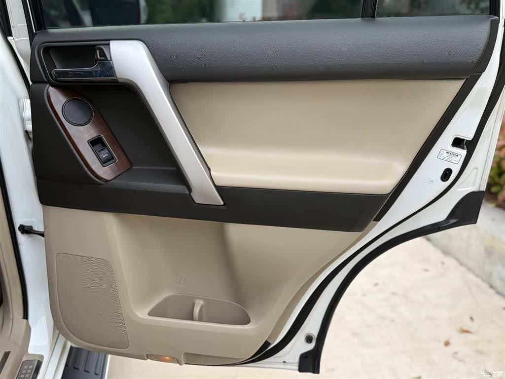 Toyota Prado, 2012 21