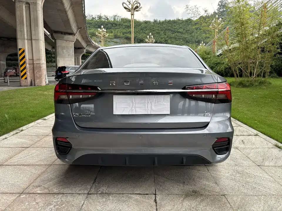 Roewe i5