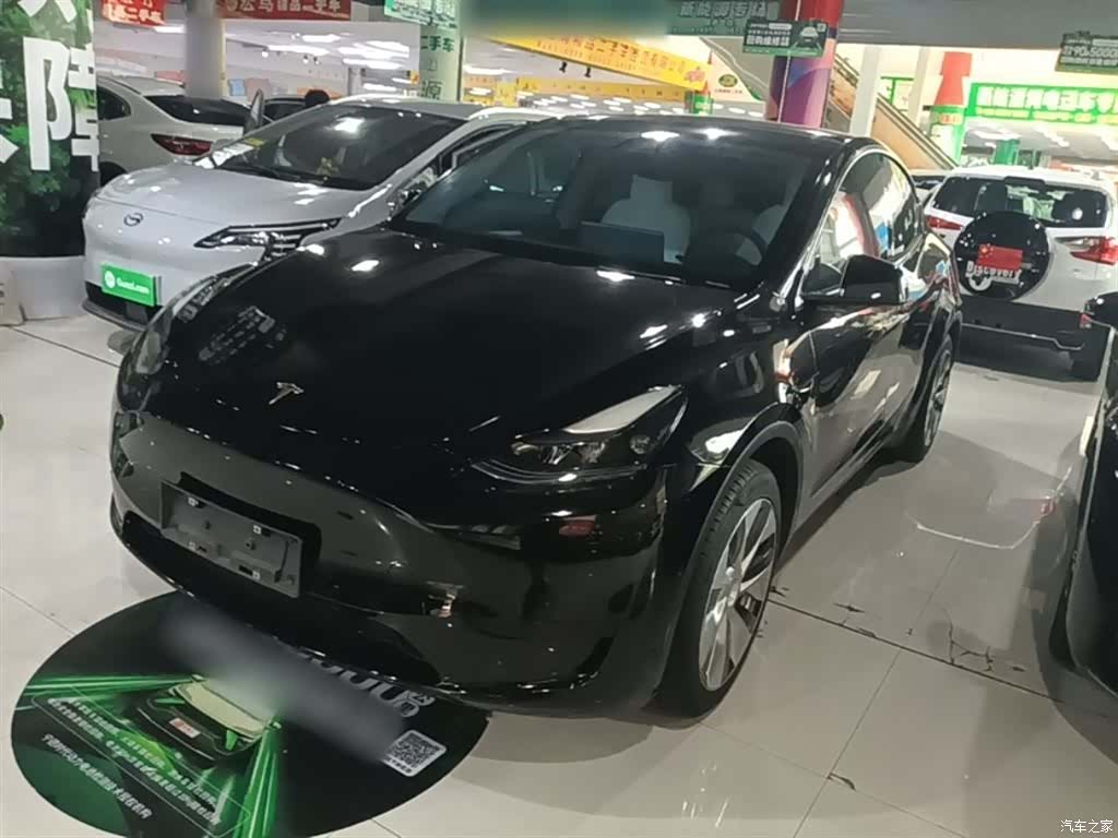Tesla Model Y, 2023 1