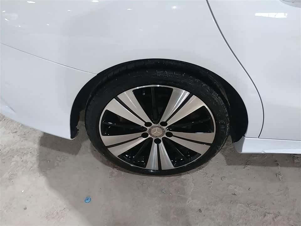 Mercedes-Benz CLA