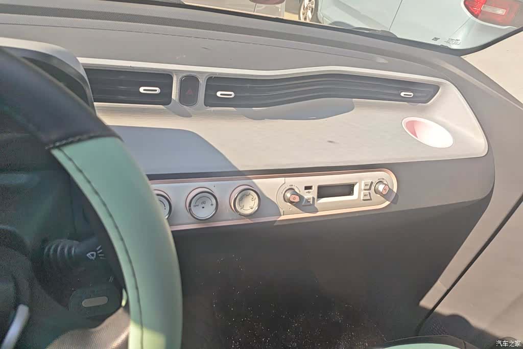 Wuling MINIEV, 2021 13