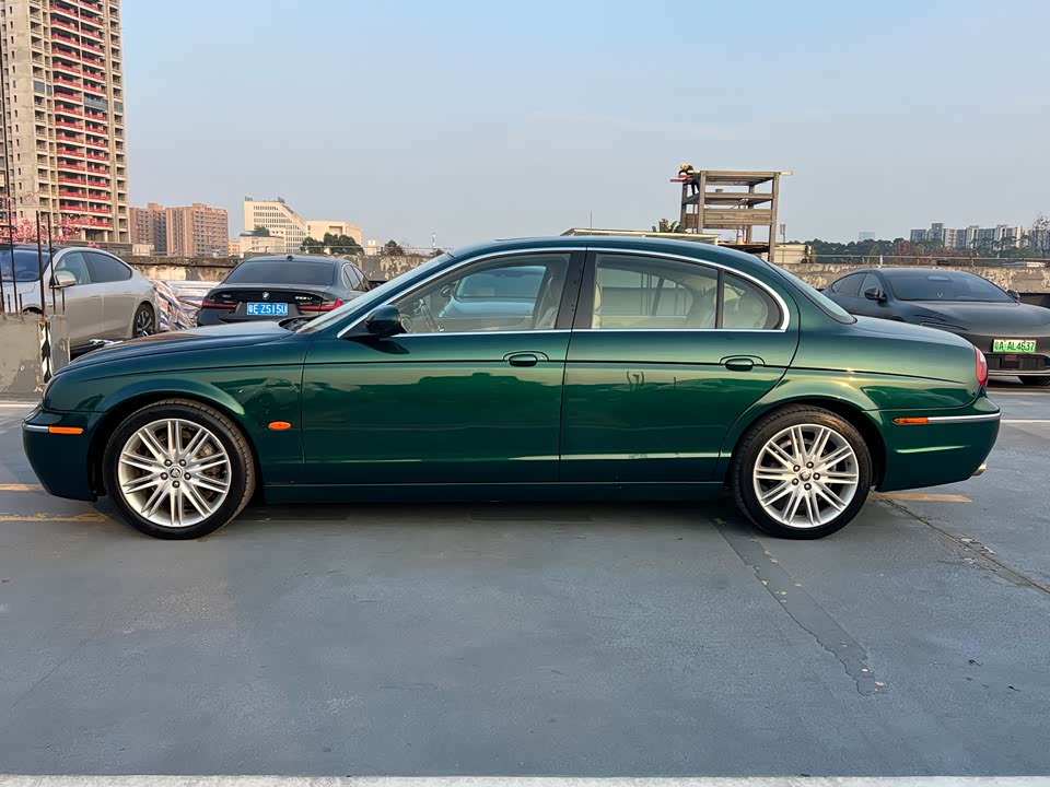 Jaguar S-TYPE