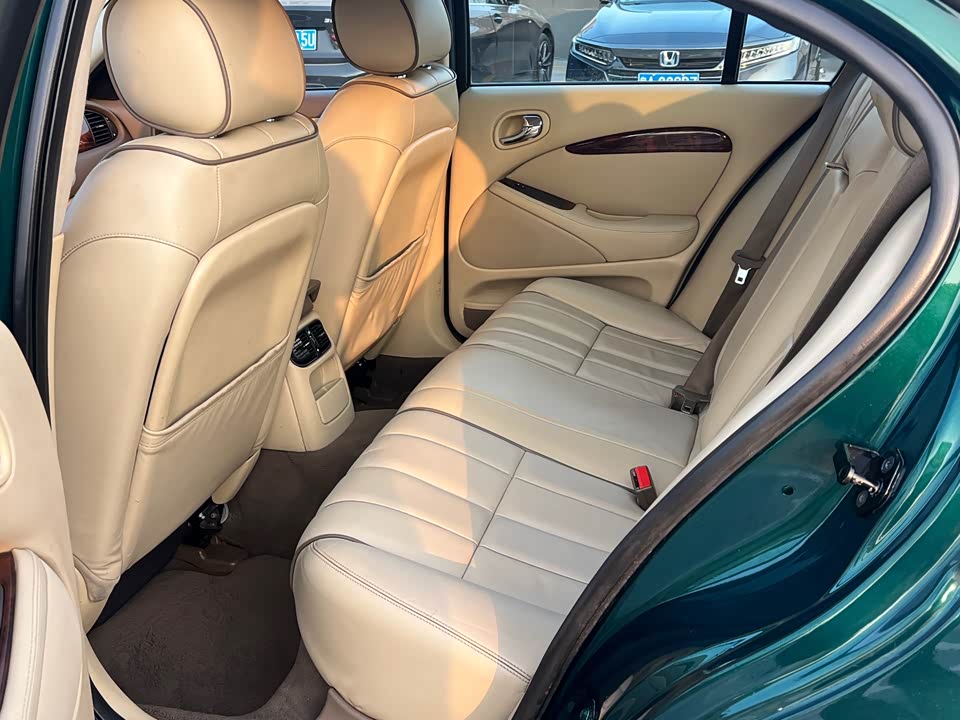 Jaguar S-TYPE