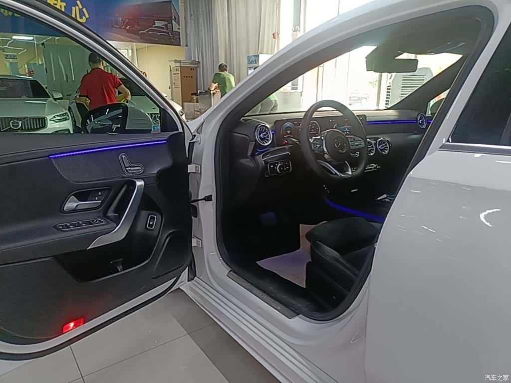 Mercedes-Benz A-Class, 2020 16