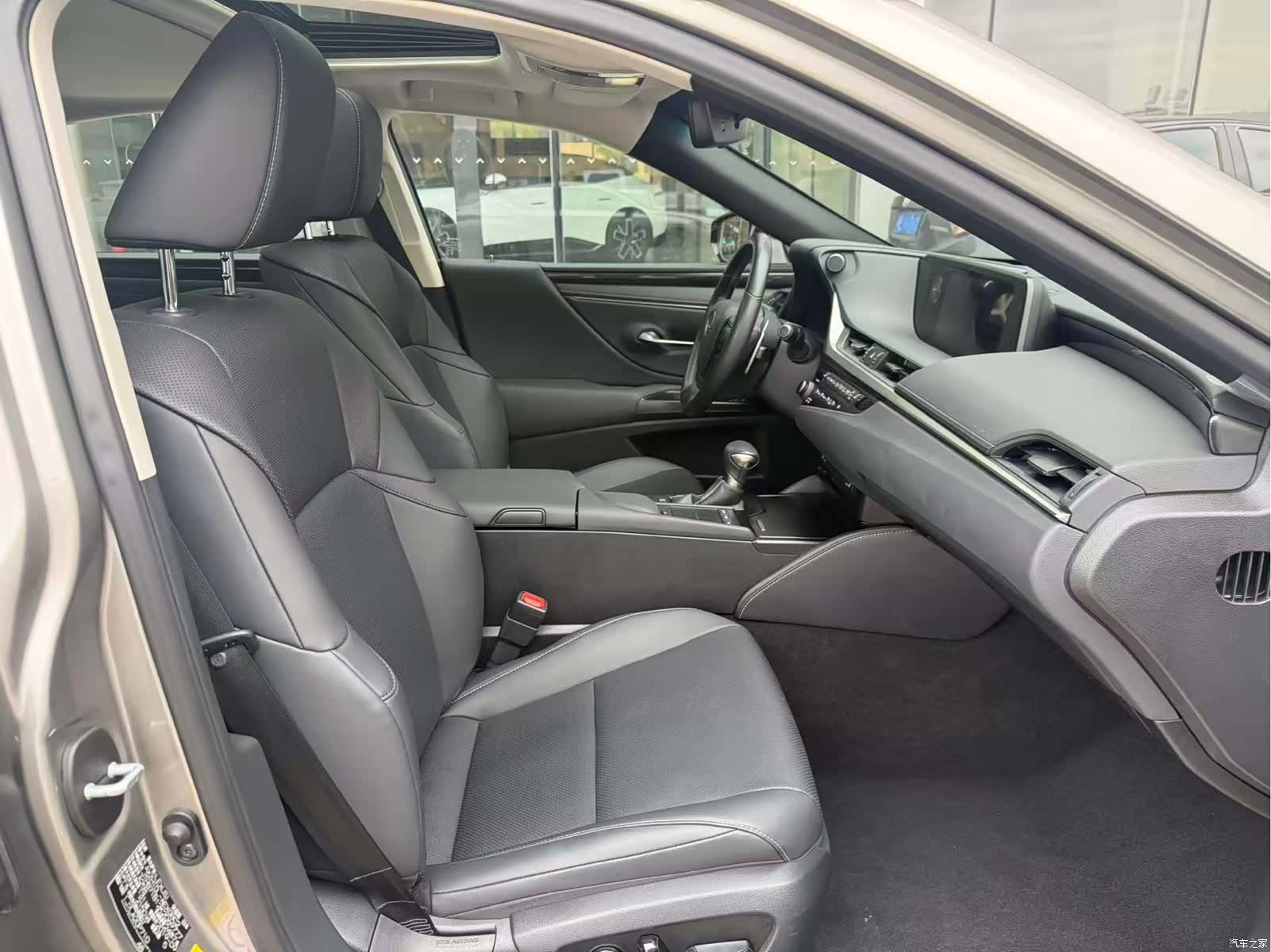 Lexus ES, 2019 6