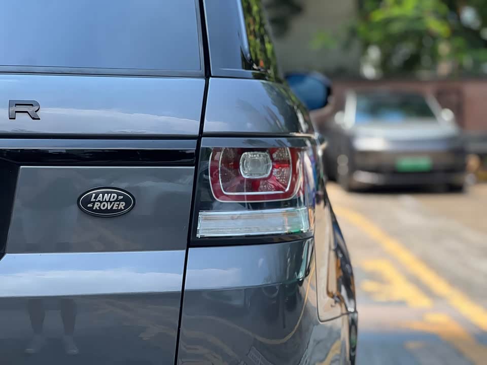 Land Rover Range Rover Sport Land Rover Range Rover Sport