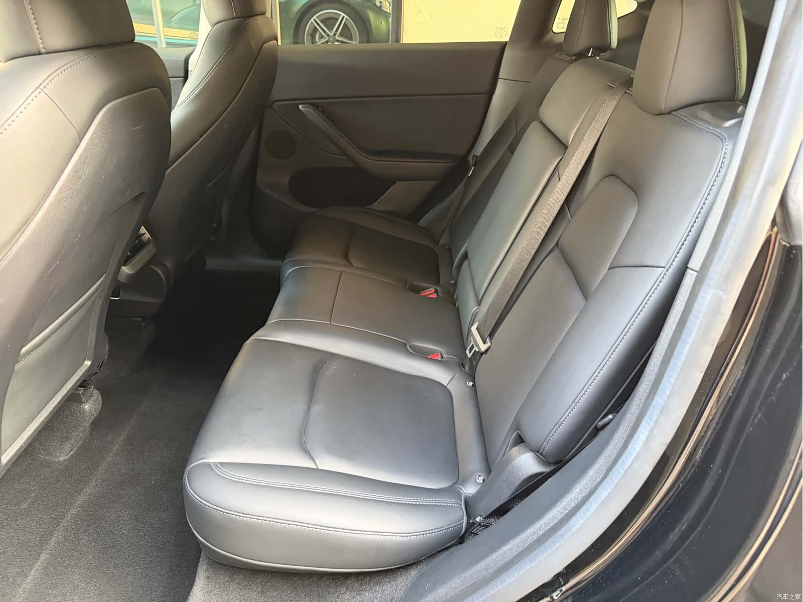 Tesla Model Y, 2023 11