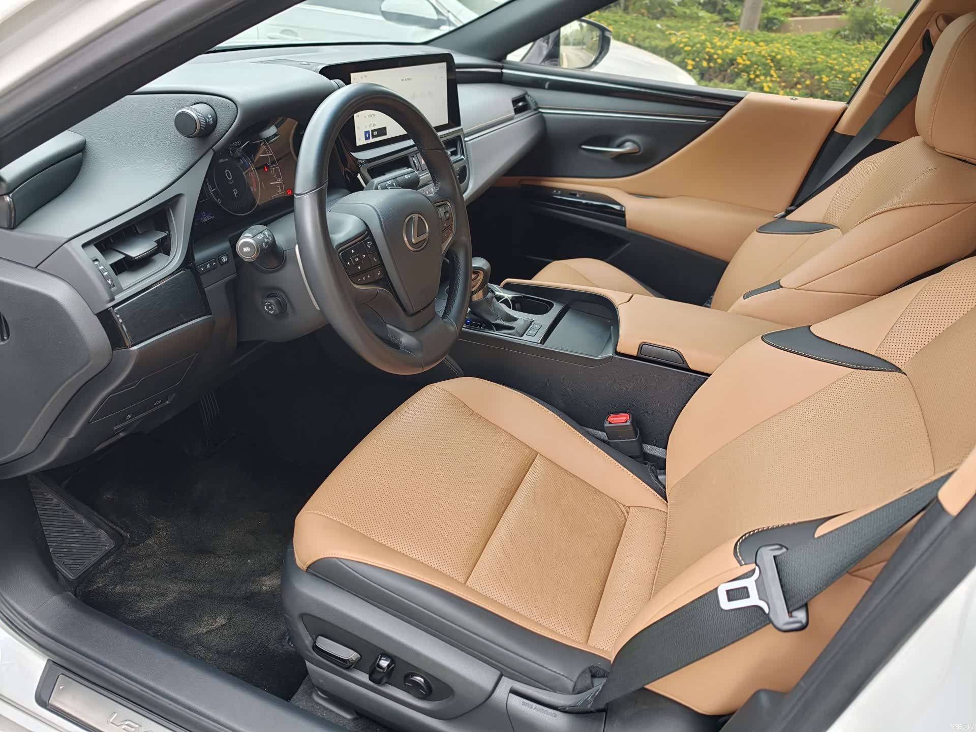 Lexus ES, 2023 7