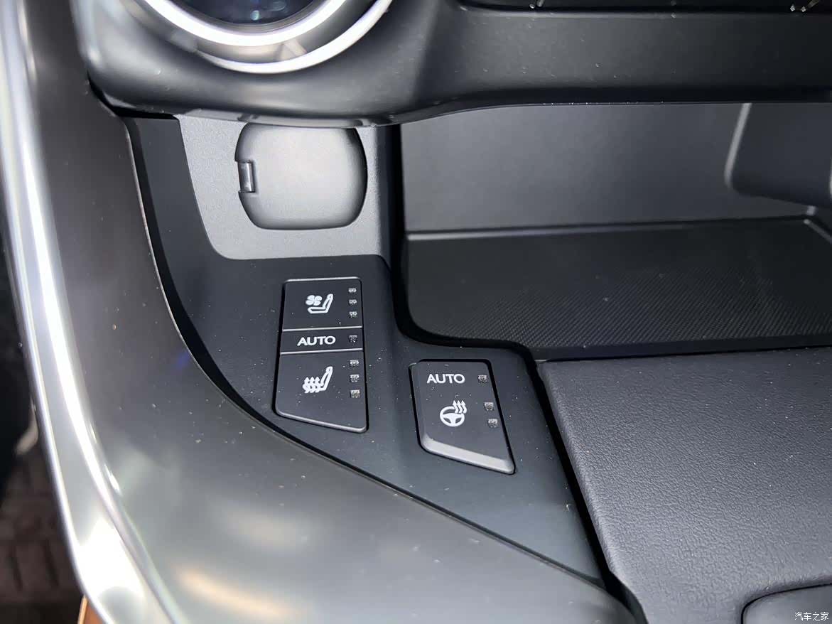 Lexus LX, 2025 30