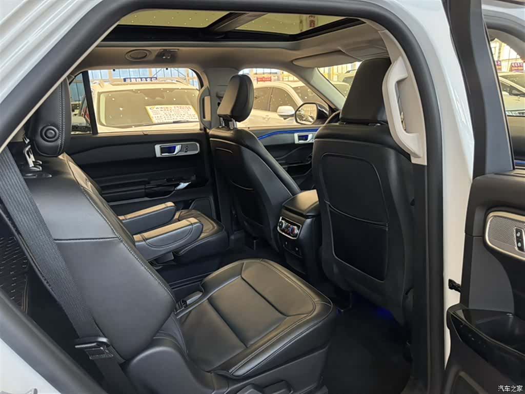 Ford Explorer, 2021 4