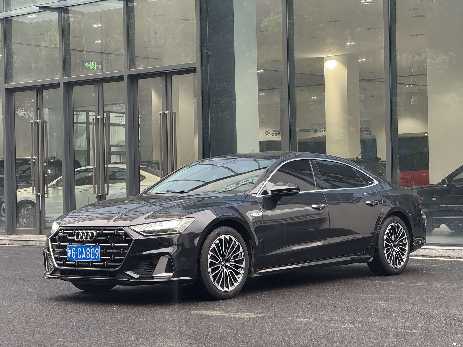 Audi A7L, 2024 1