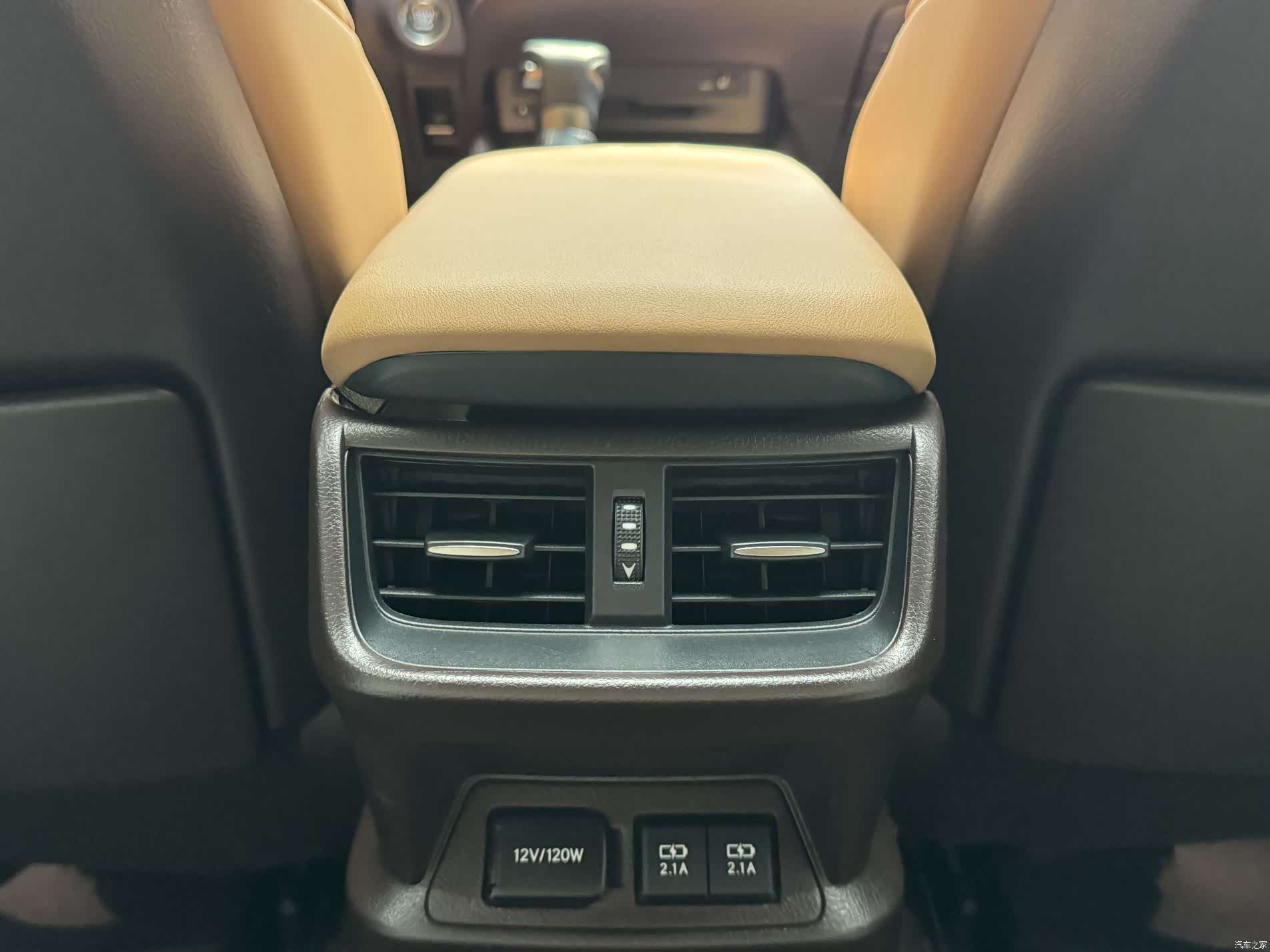 Lexus ES, 2019 17