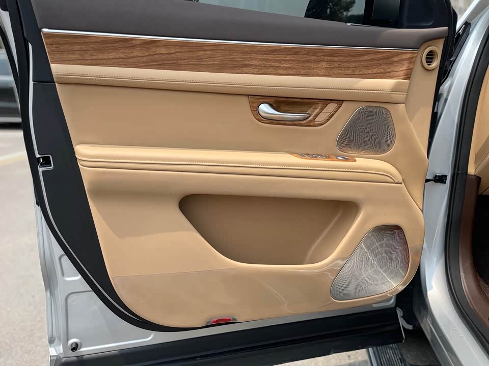 AITO Ask the world M7