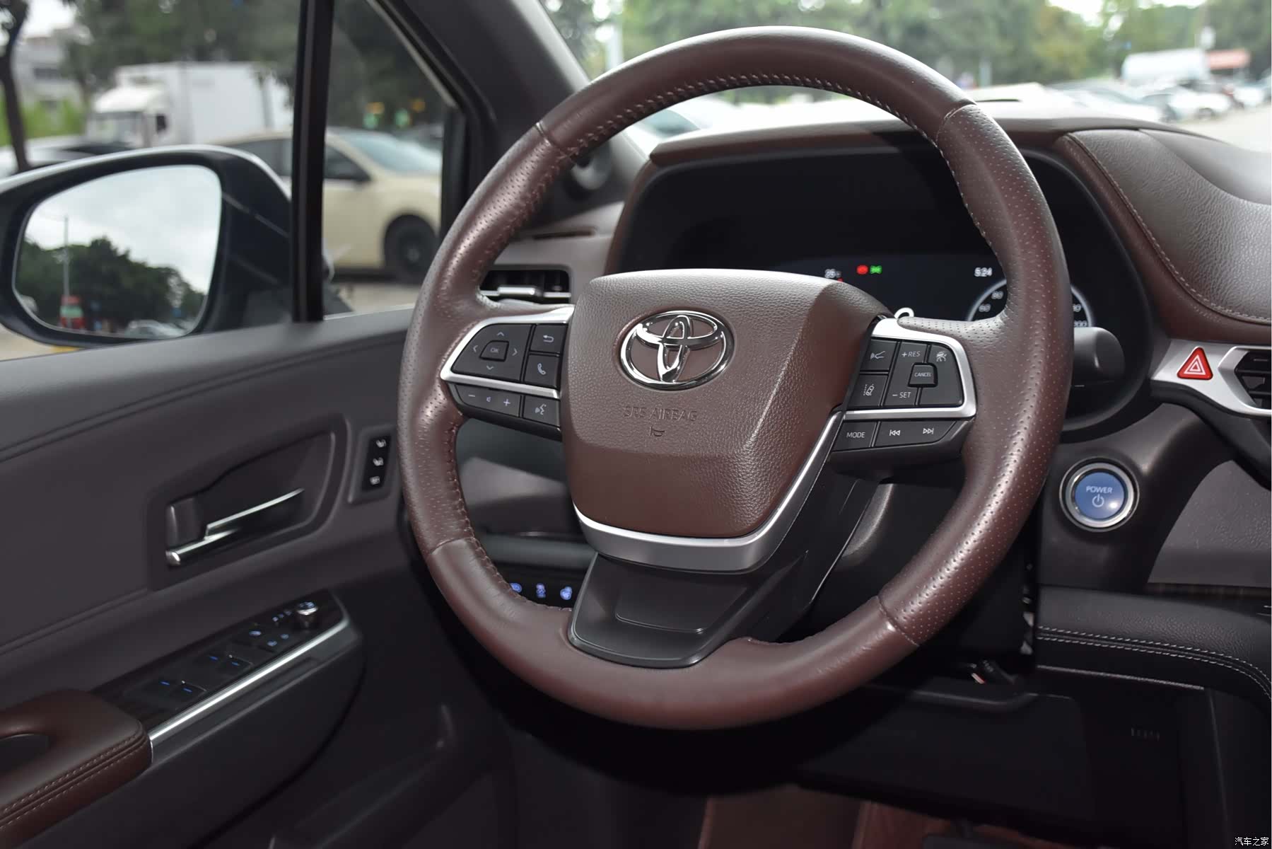 Toyota Sienna, 2022 13