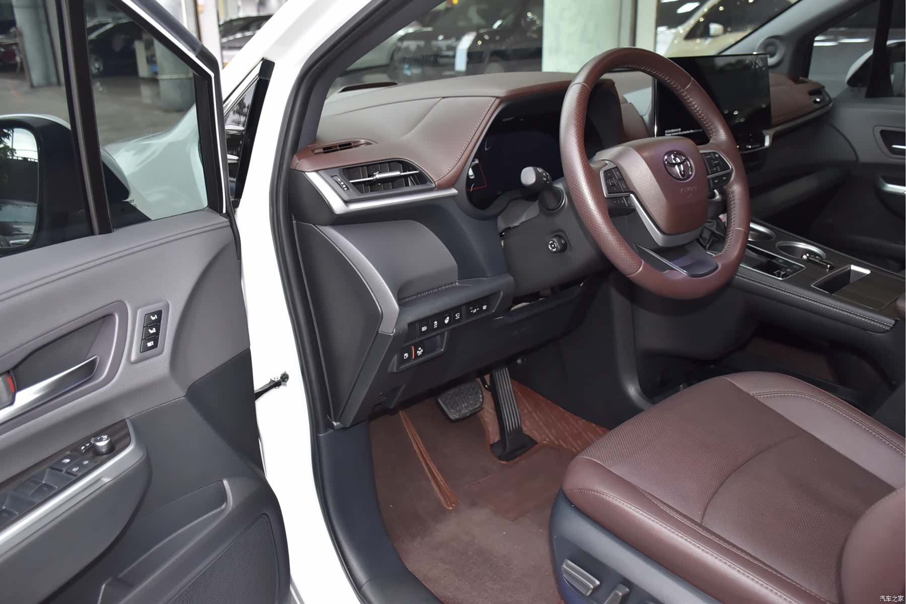 Toyota Sienna, 2022 6