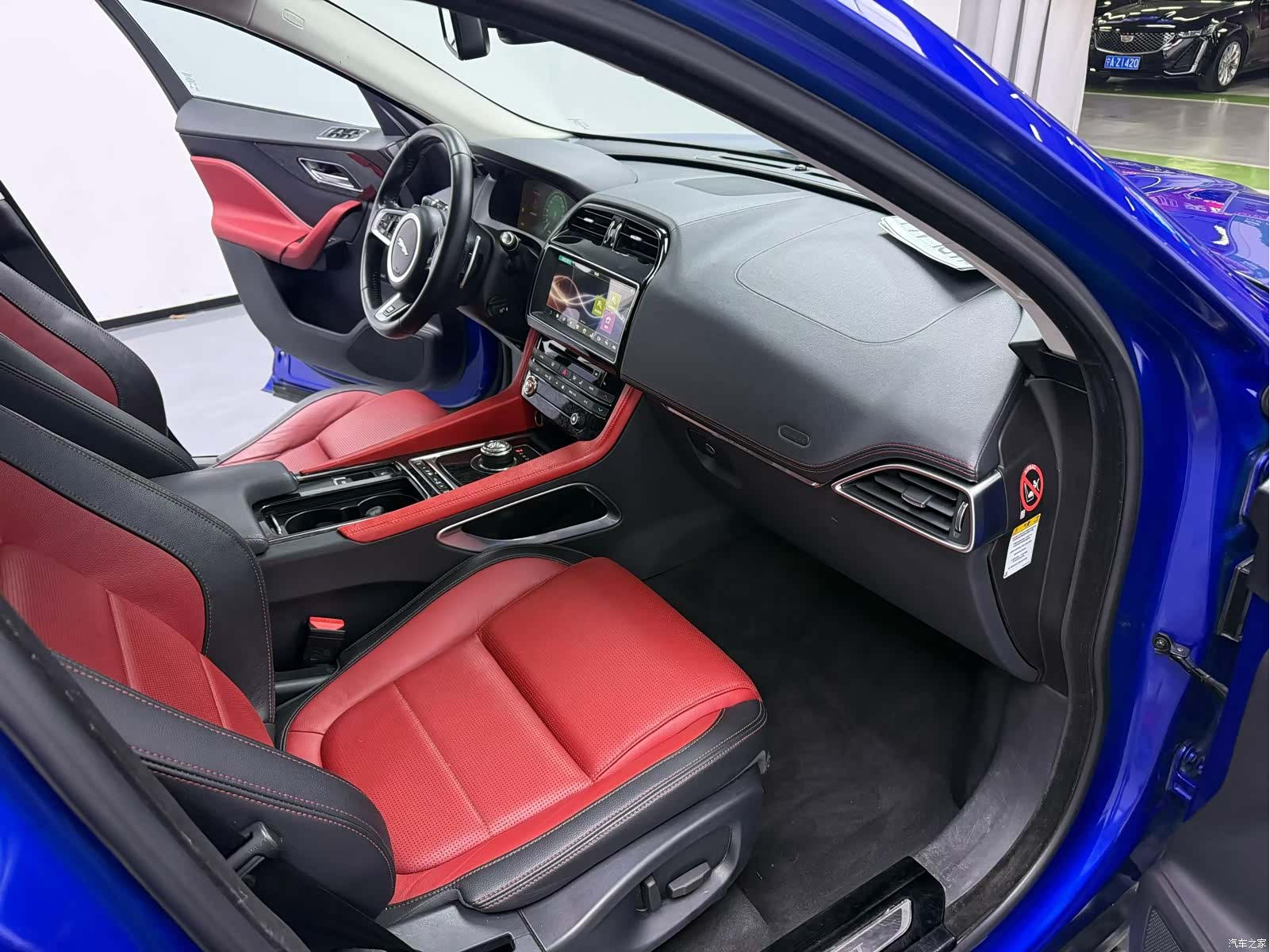 Jaguar F-PACE, 2018 8