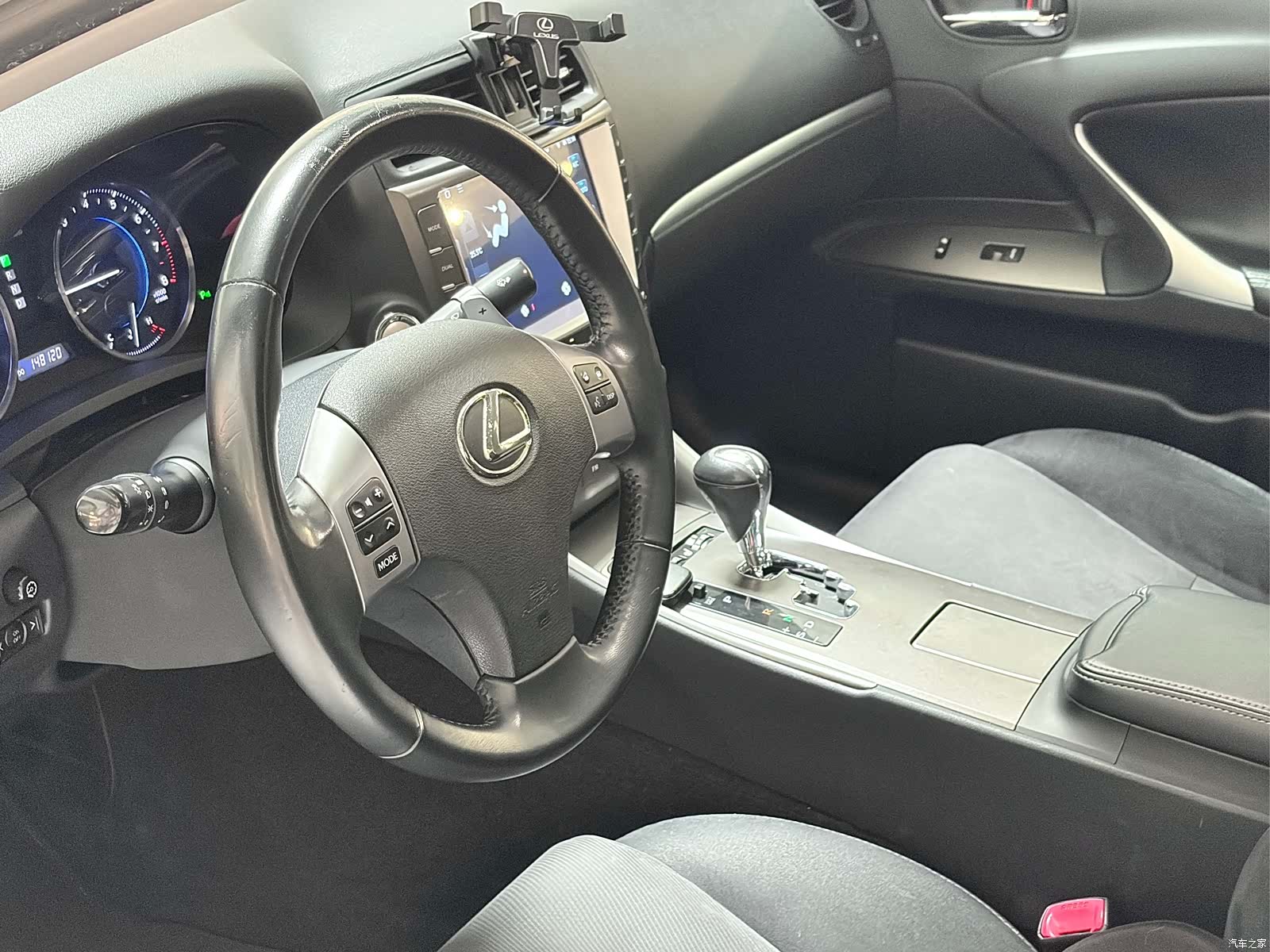 Lexus IS, 2012 3