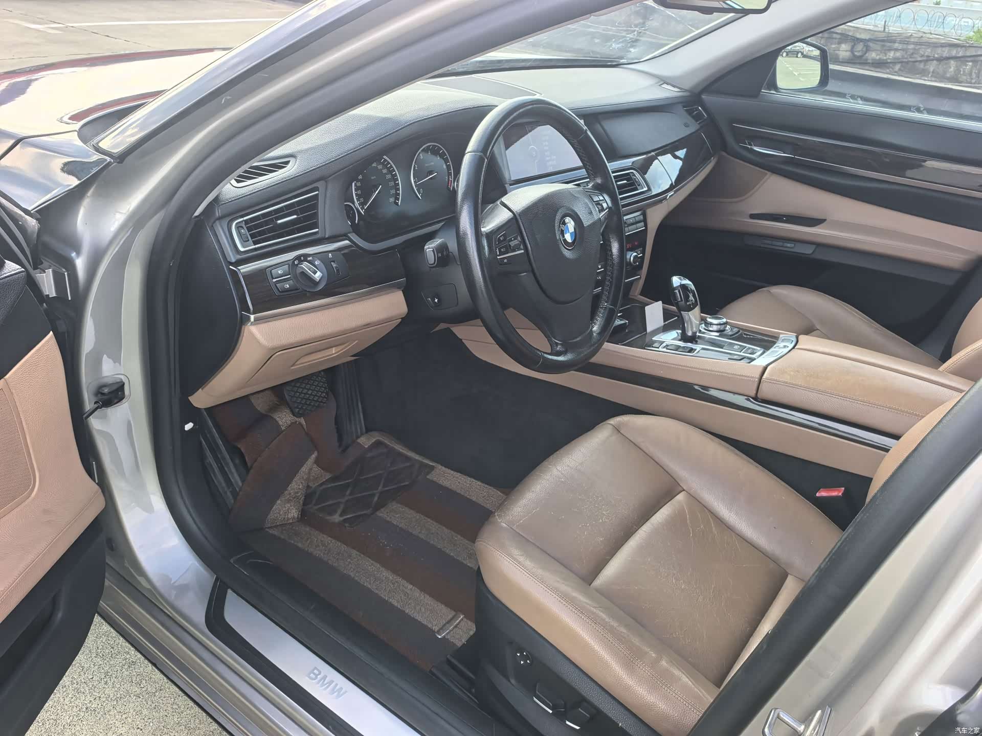 BMW 7 Series, 2010 8