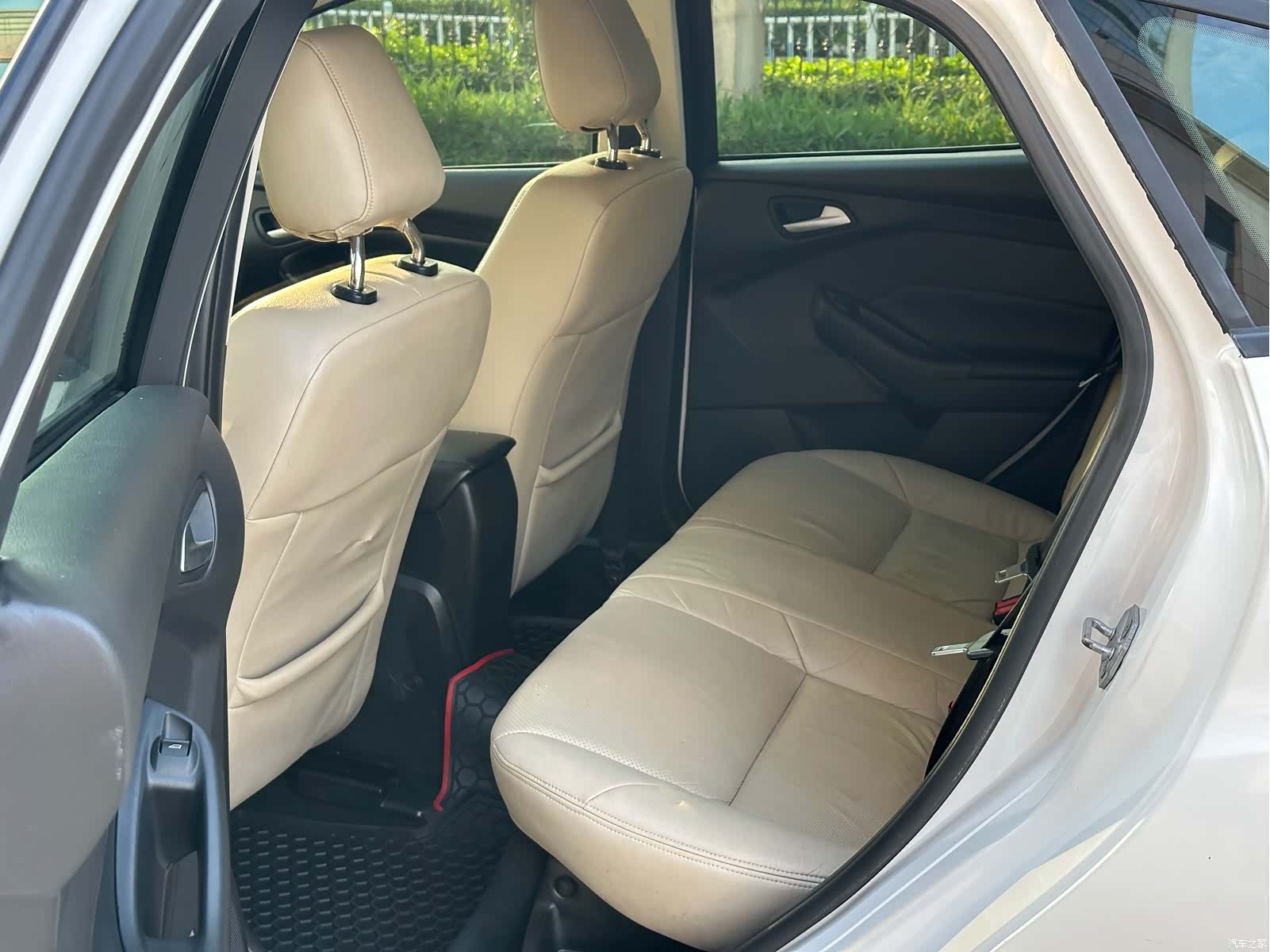Ford Focus, 2012 7