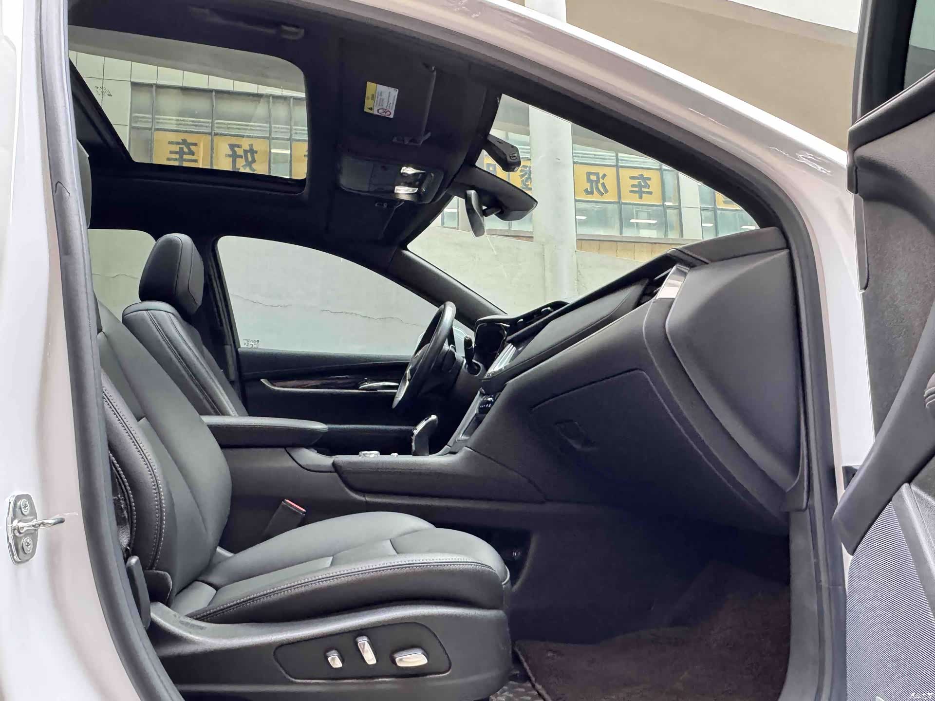 Cadillac XT5, 2022 10