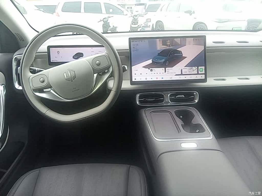 Leapmotor B01, 2025 11