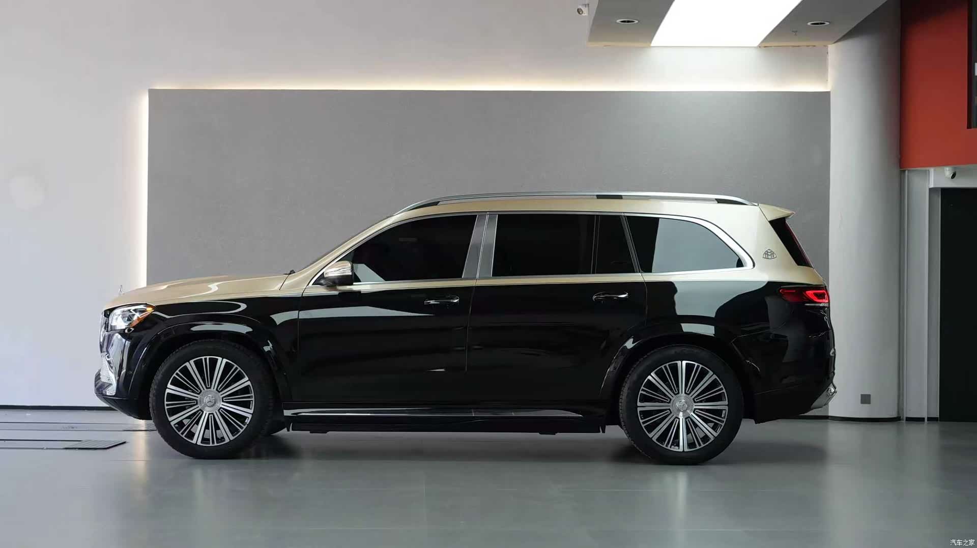 Maybach GLS, 2023 6