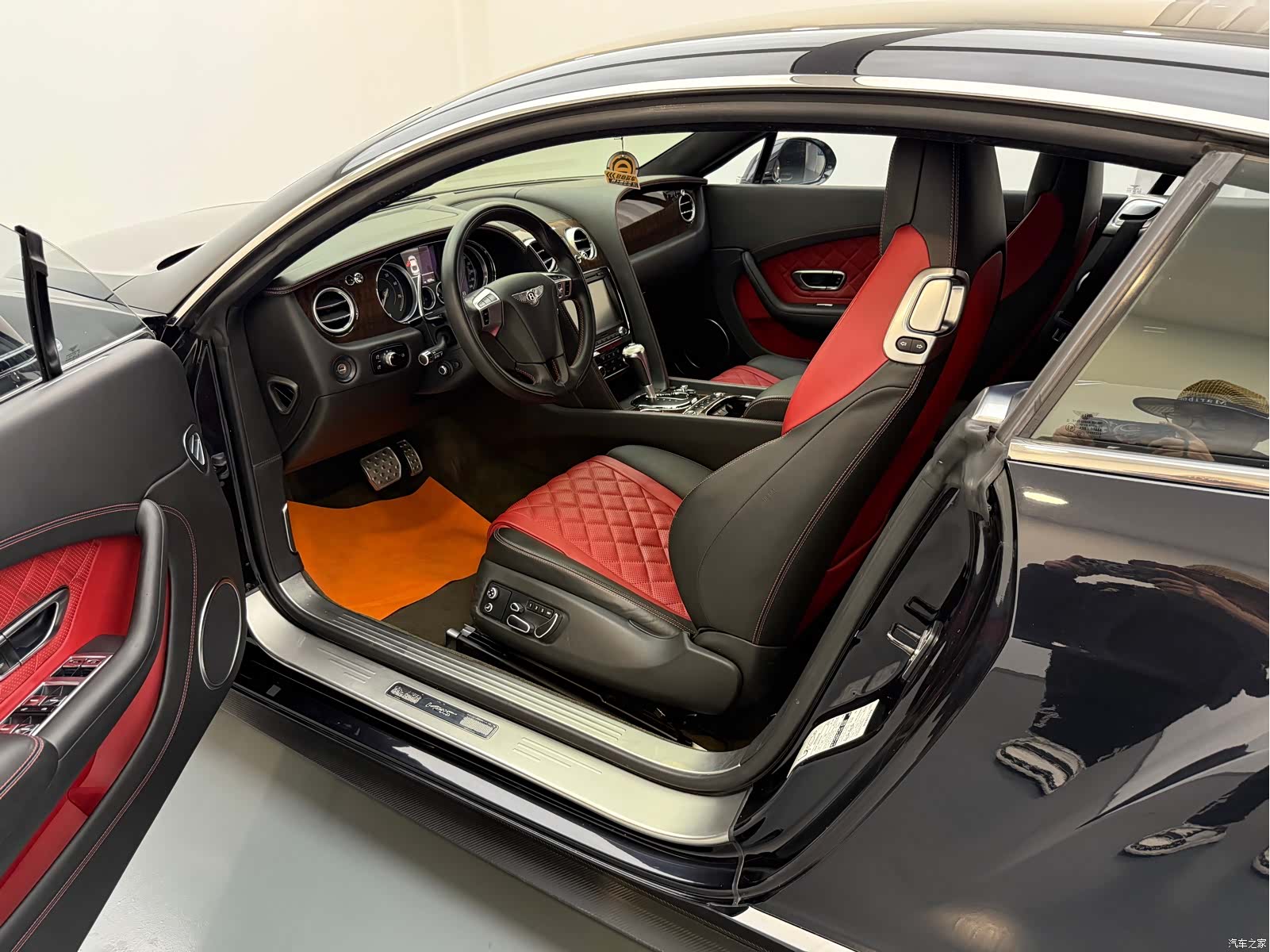 Bentley Continental GT, 2018 9