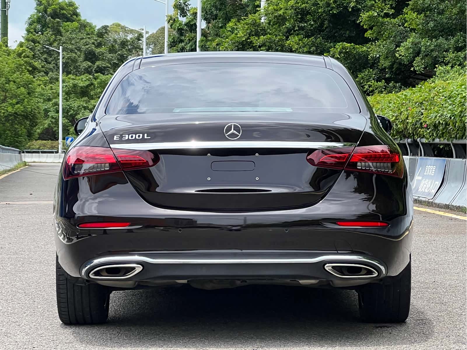 Mercedes-Benz E-Class, 2023 17