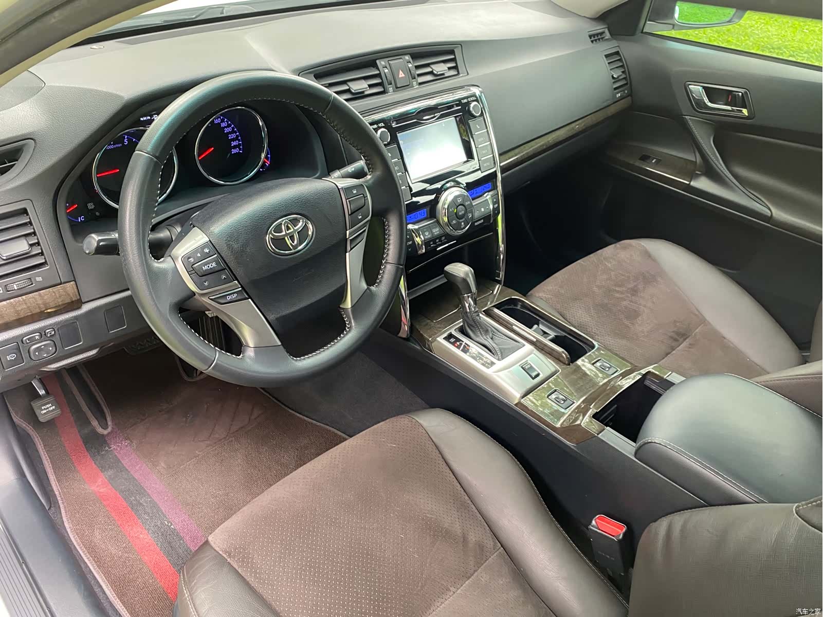 Toyota 2.5V, 2016 8