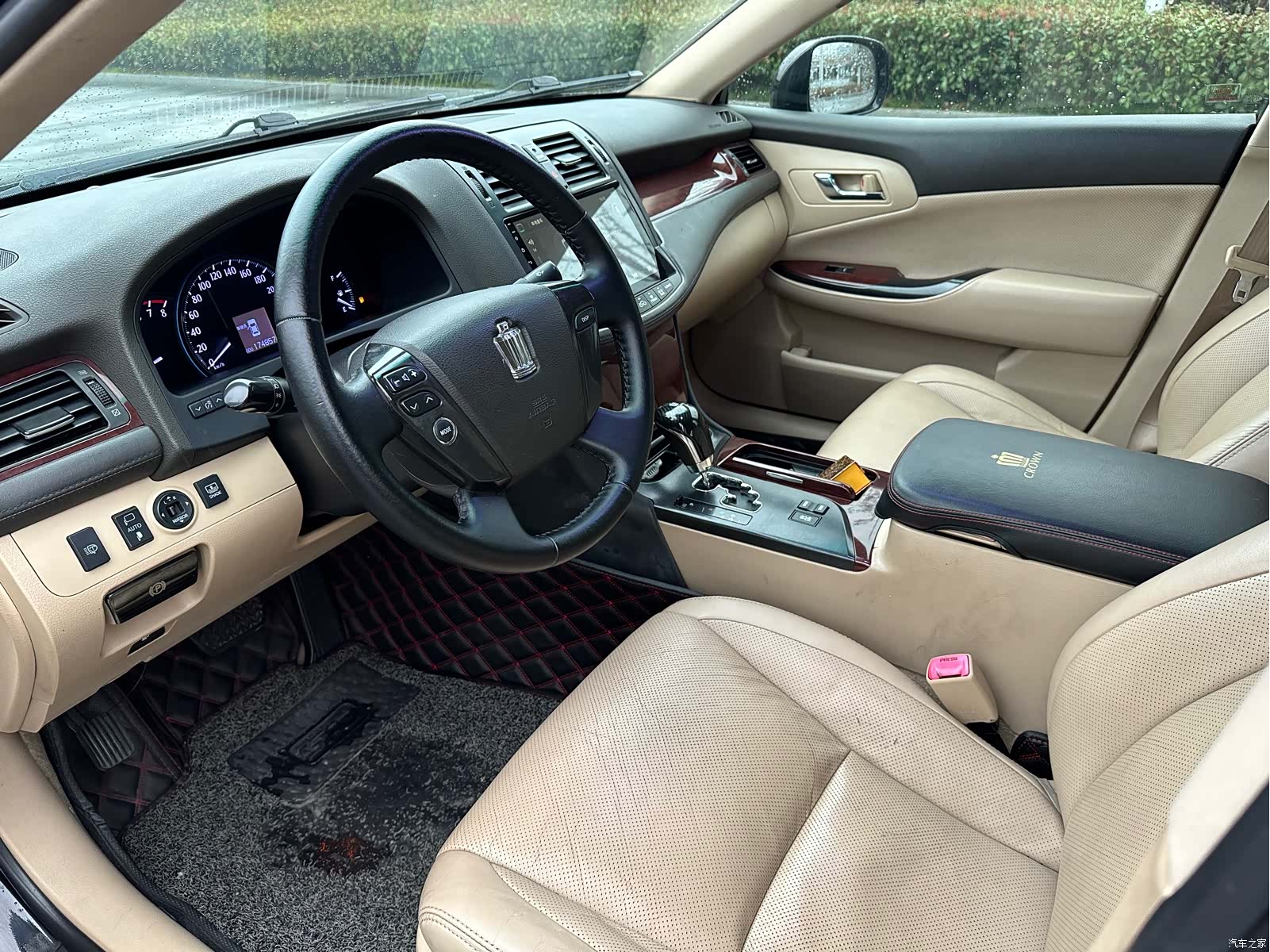 Toyota Crown, 2012 9