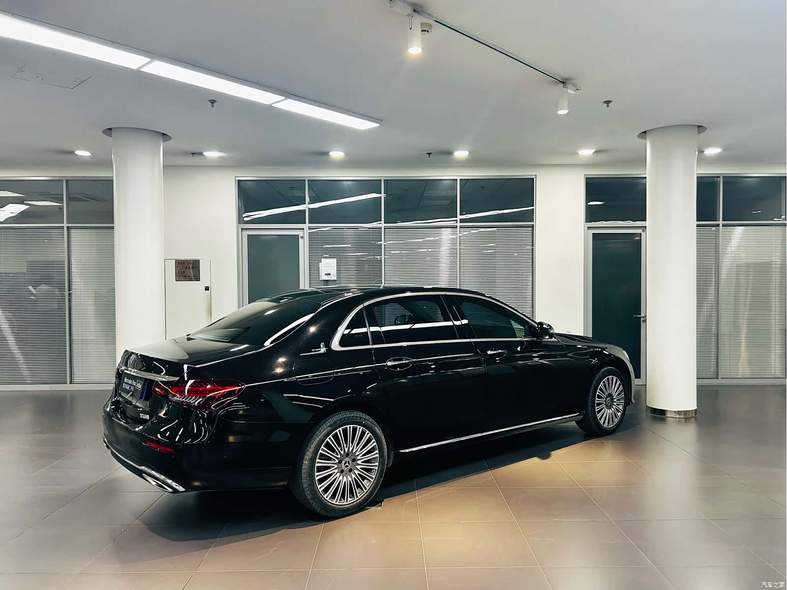 Mercedes-Benz E-Class, 2023 4