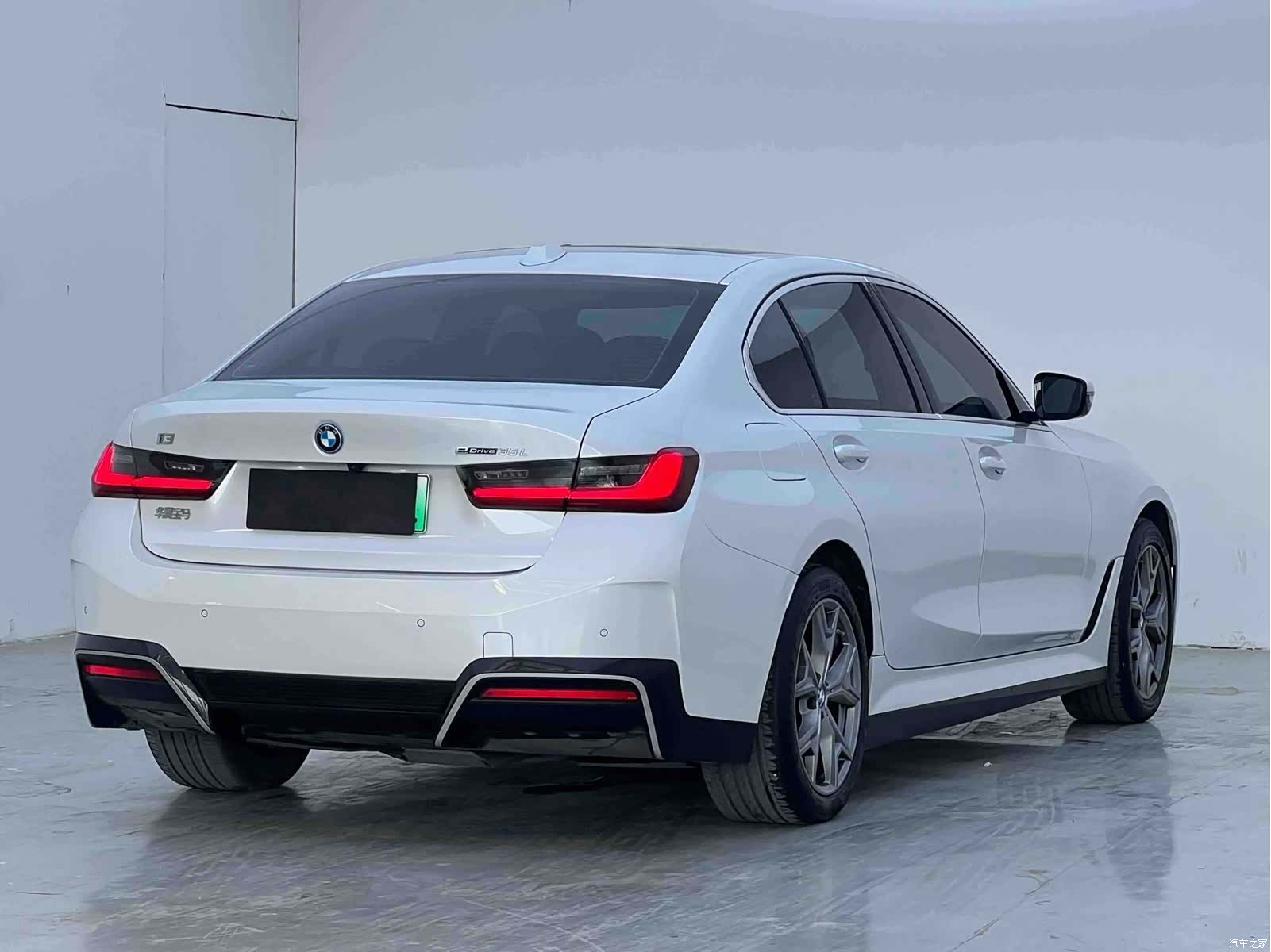 BMW i3, 2023 все фото