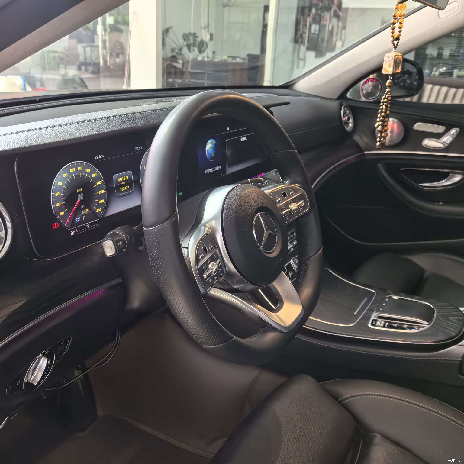 Mercedes-Benz E-Class, 2019 4