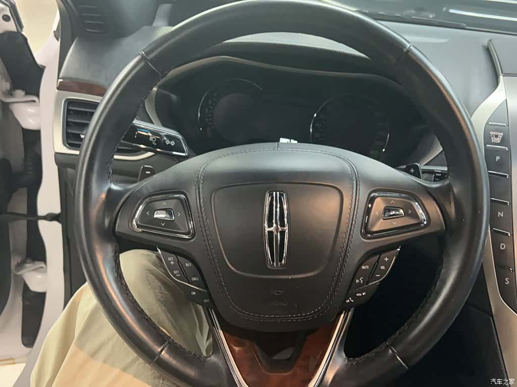 Lincoln MKZ, 2017 3