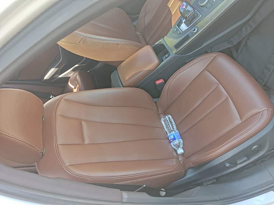 Audi A4L 2018, фото 25