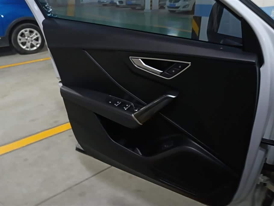 Audi Q2L Audi Q2L